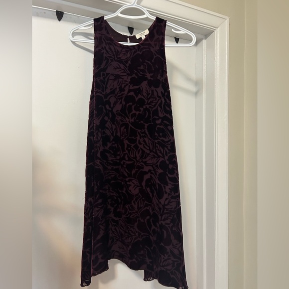 Burgundy velvet dress - Picture 2 of 3